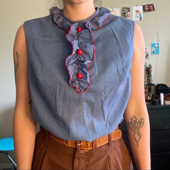 Sleeveless Vintage Blouse - Picture 3 of 9